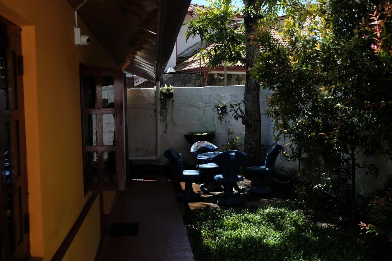 Menaka Homestay Tangalle Exterior foto