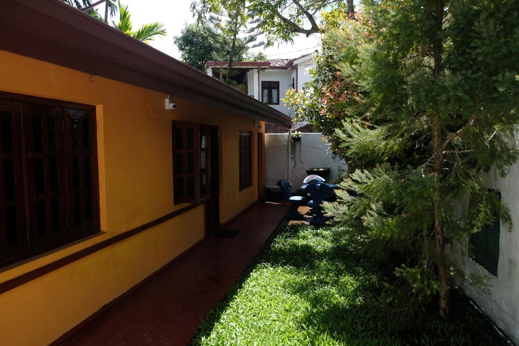 Menaka Homestay Tangalle Exterior foto